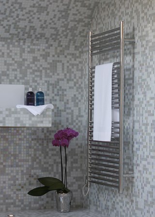 JIS Sussex Ansty Electric Towel Rail