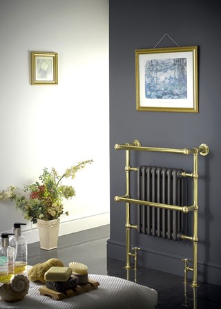 Apollo Ravenna Plus TBJR - Image shown in Polished Brass with Black Textured Metallic radiator insert