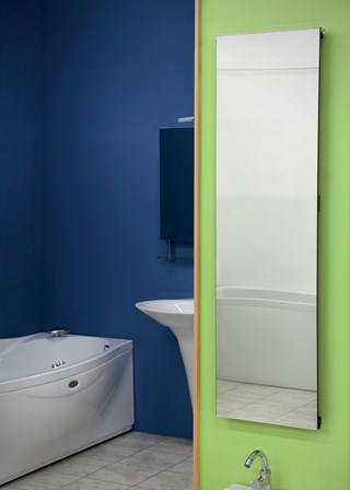 Radox Quartz Exclusive - Image shown in Mirror