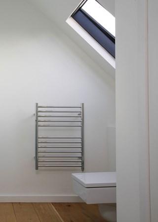 JIS Sussex Ouse Straight Heated Towel Rail