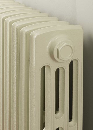 The Radiator Company Ledbury  4 Column Detail