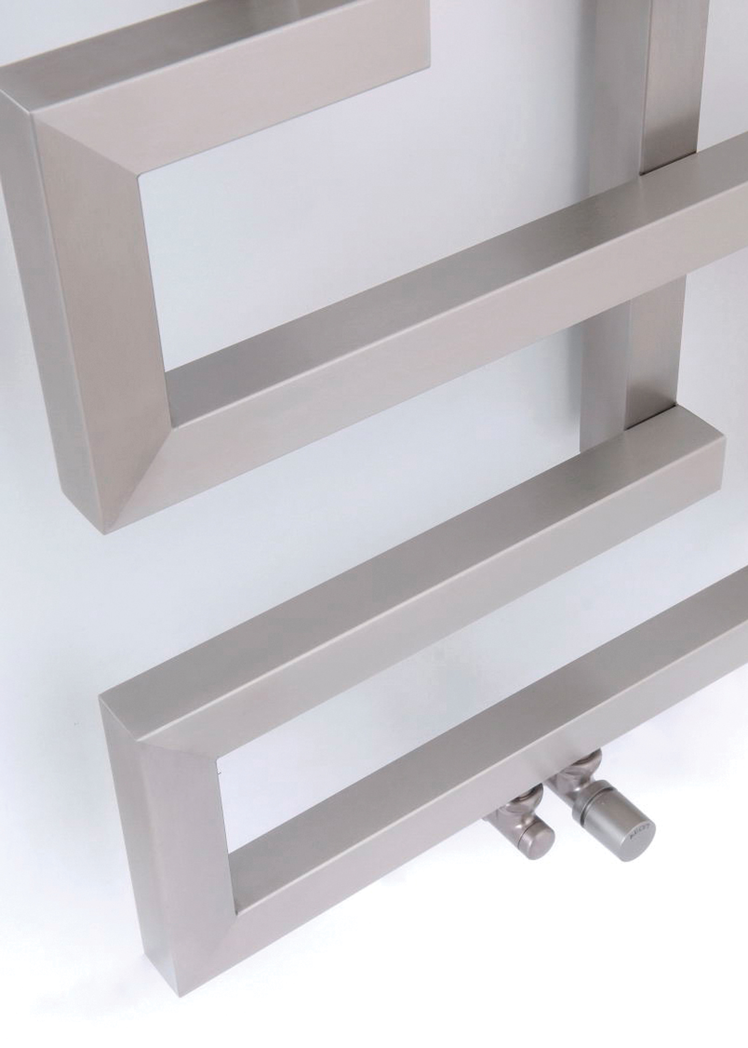 Aeon Maze - Brushed Stainless (Close Up)