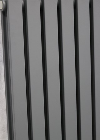 Ultraheat Linear - Charcoal Grey RAL7015 Detail
