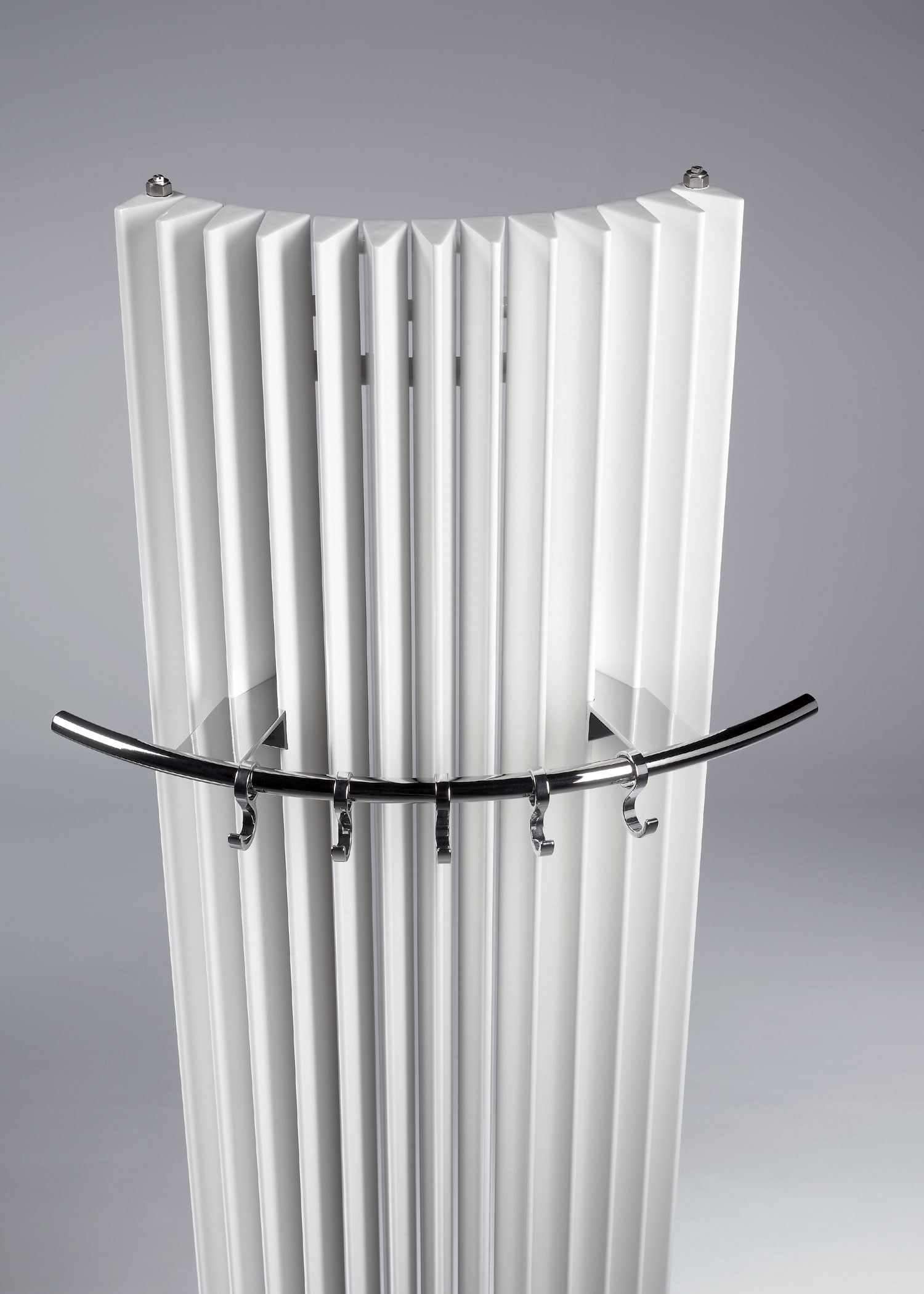 Jaga Iguana Circo Corner designer radiators