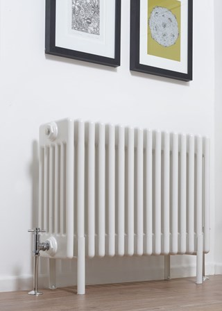 Ultraheat 6 Column Horizontal with feet - Image shown in White RAL9016