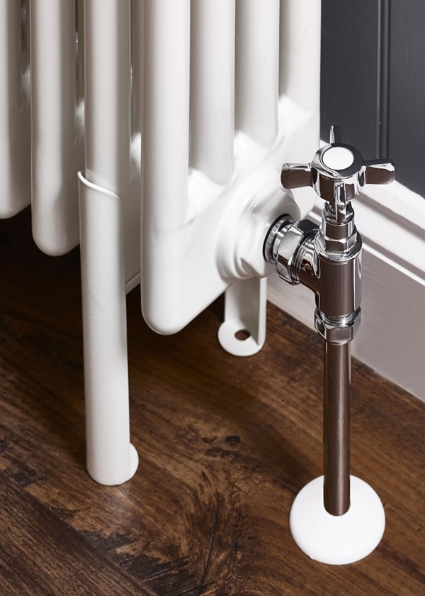 Ultraheat 4 Column Horizontal with feet - Image shown in White RAL9016