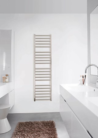 Zehnder Stellar Spa - Image shown in Chrome (1724mm Height)