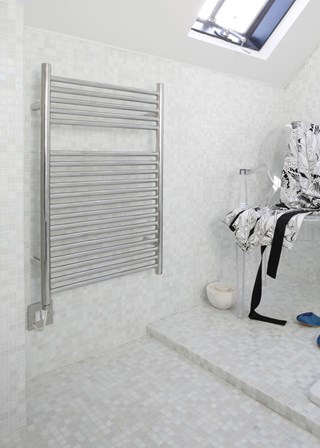 JIS Sussex Coombe Straight Heated Towel Rail