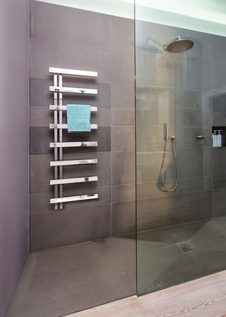 Zehnder Alban - Polished/Mirror Stainless Zehnder Alban - Polished/Mirror Stainless