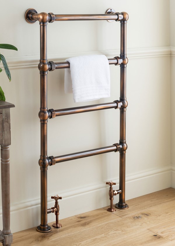 Vogue Grandeur Floor Mounted Heated Towel Rail GD032FW