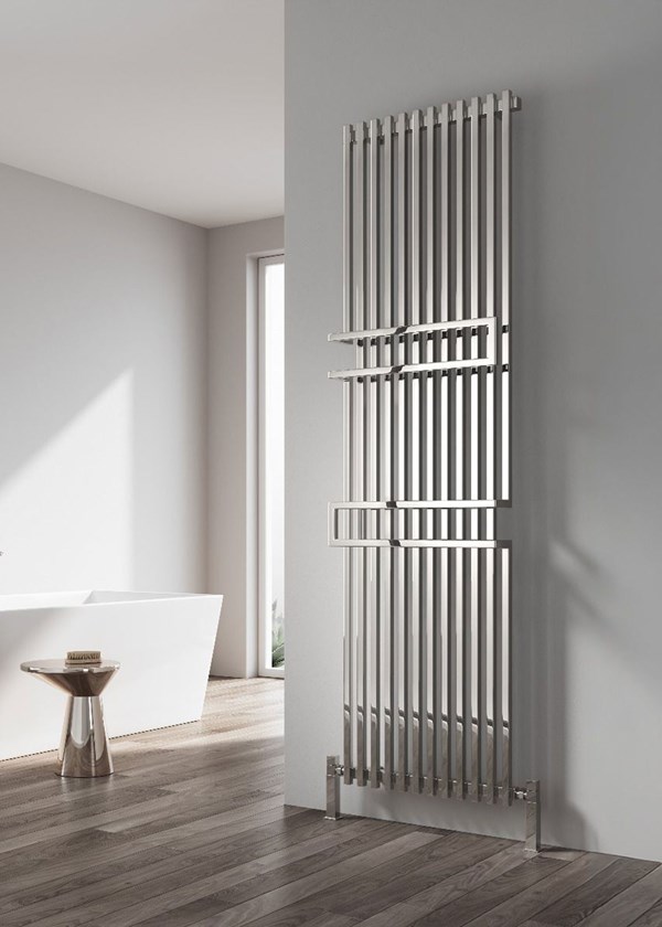 Reina Coredo Finished in Chrome - 1800mm (H) x 500mm (W) Reina Coredo Finished in Chrome - 1800mm (H) x 500mm (W)