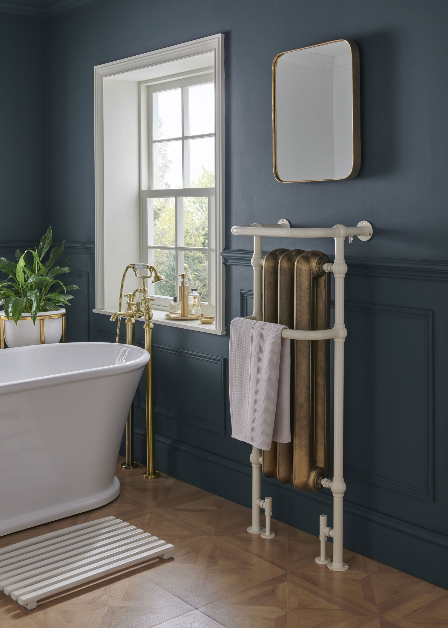 The Radiator Company Linton Traditional Heated Towel Rail