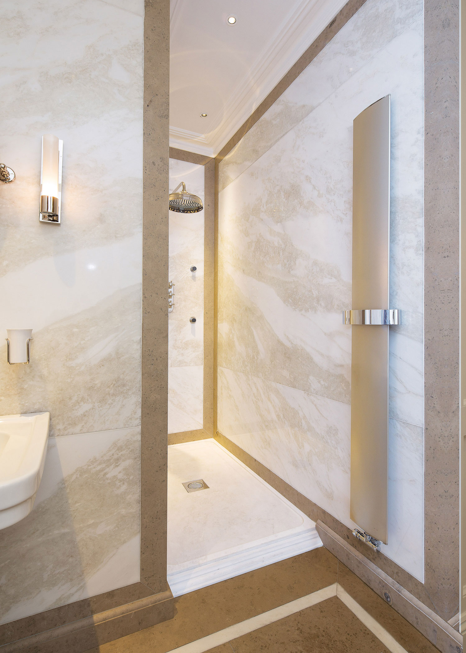 Zehnder Svelte - Image shown in Champagne