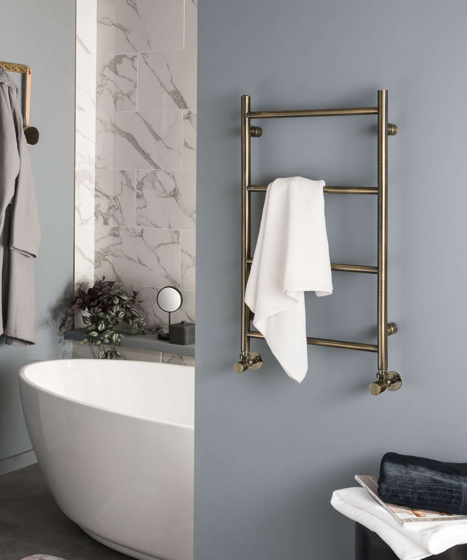 Vogue Pure Wall Mounted Towel Rail MD037