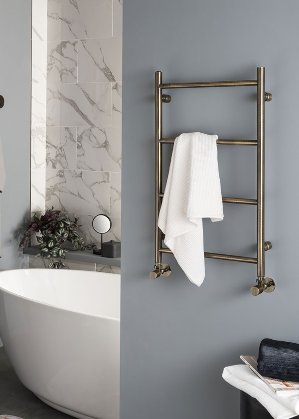 Vogue Pure Wall Mounted Towel Rail MD037