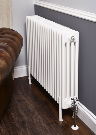 Ultraheat 4 Column Horizontal with feet - Image shown in White RAL9016